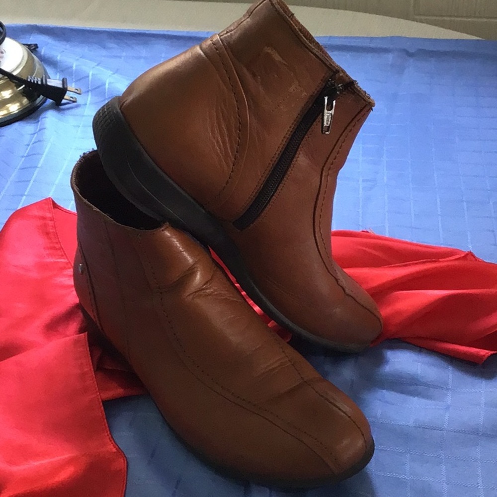 Echo leather ladies boots